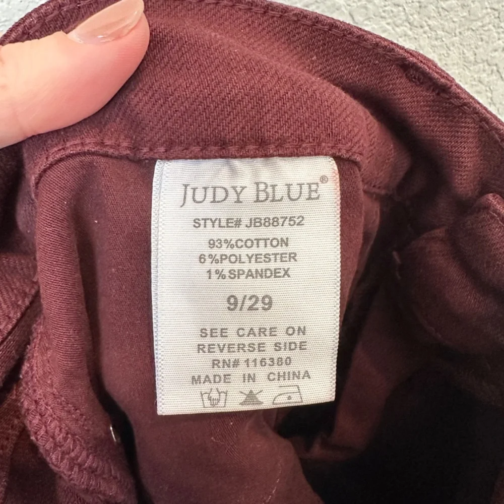 Judy Blue Red Maroon Tummy Control Wide Leg Cropped Jeans - Size 29 EUC